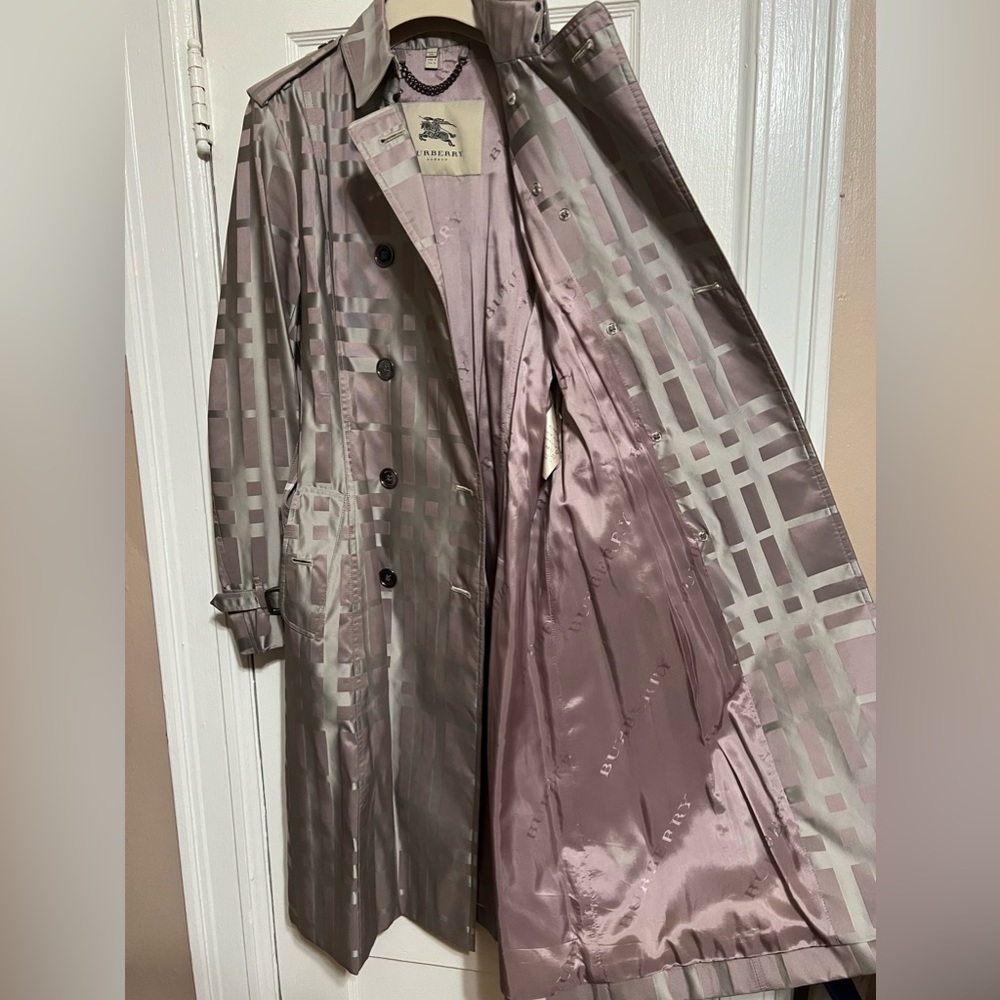 Authentic Burberry Raincoat 8R